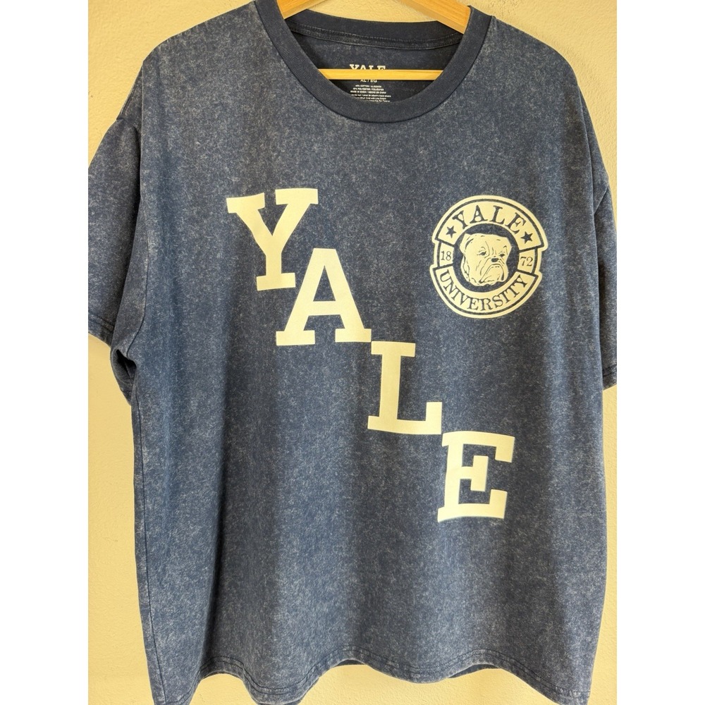 Yale University Shirt Mens XL Blue Acid Mineral Wash Bulldog Crest Graphic Tee